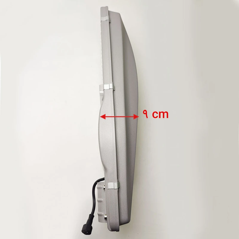 عکس شماره 2 : پروژکتور خورشیدی 100 وات مدل 50000mah به همراه پنل خورشیدی