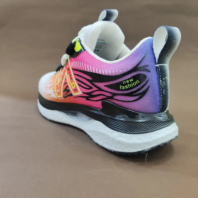 کفش پیاده روی مدل 2025 دیسکی