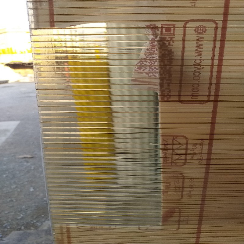 عایق پلی کربنات مدل boronz کد 4ml طول 6 متر