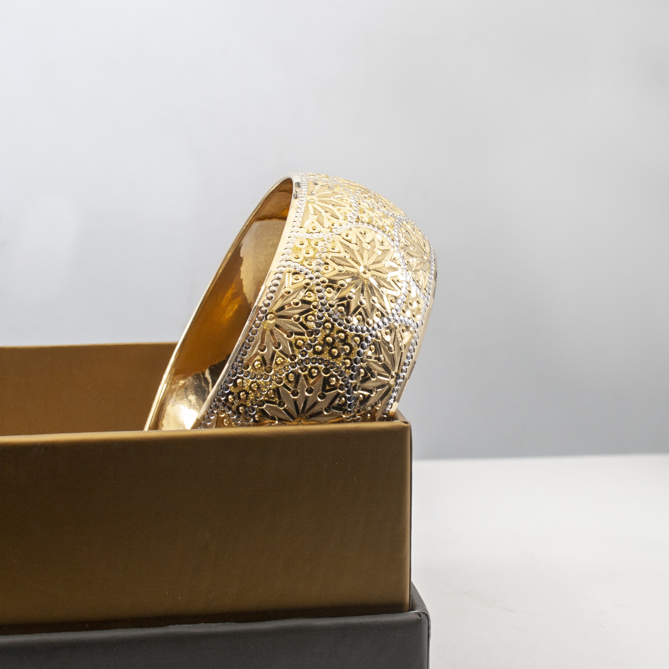 النگو طلا 18 عیار زنانه سهی مدل VB42-3 النگو طلا 18 عیار زنانه سهی مدل VB42-3