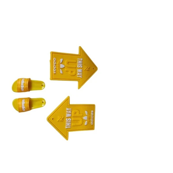 آرم خودرو مدل اسپرت کد adedas بسته چهار عددی