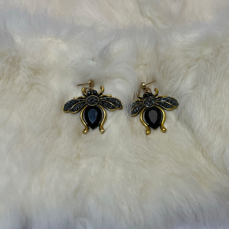 گوشواره دخترانه مدل مگس