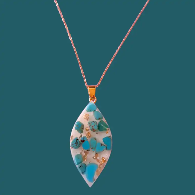 گردنبند زنانه مدل سنگ فیروزه و ورق طلا