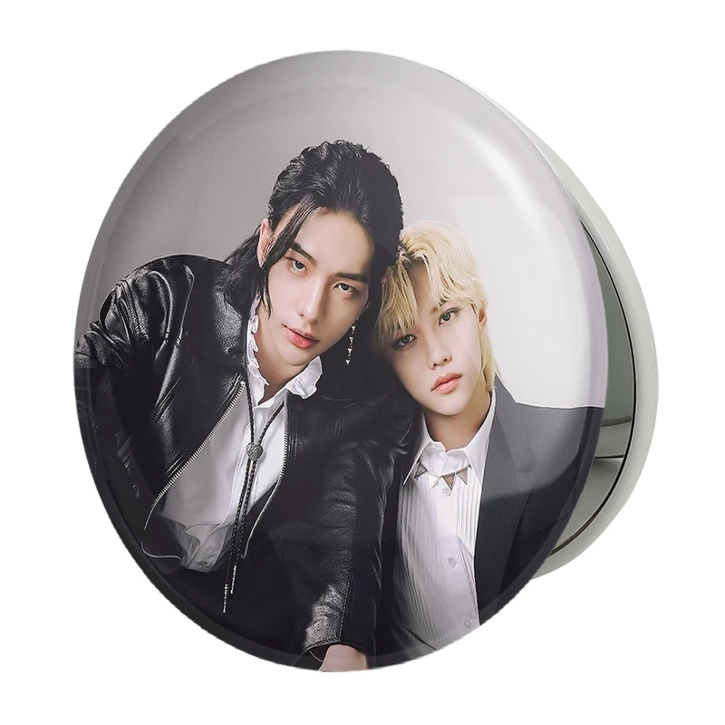 آینه جیبی خندالو طرح هیونجین و فلیکس گروه استری کیدز Stray Kids مدل تاشو کد 11868 