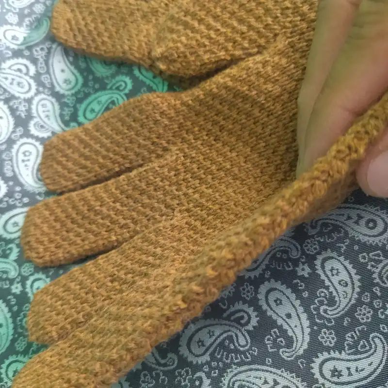 دستکش بافتنی زنانه مدل دخمل کد 01