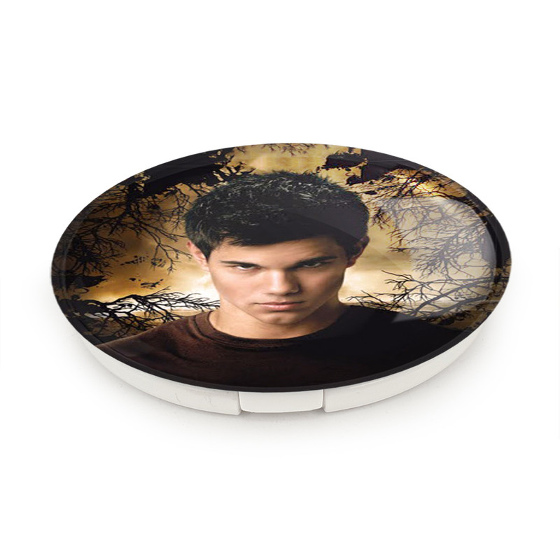 آینه جیبی خندالو طرح جیکوب بلک گرگ و میش  Twilight مدل تاشو کد 10859
