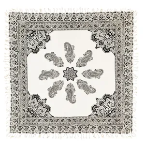 رومیزی قلمکار مدل ترنج سیاه قلم