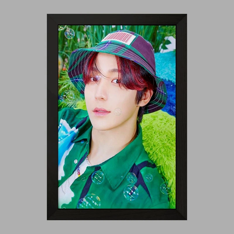 تابلو خندالو مدل یونهو گروه ایتیز ATEEZ  کد 12315