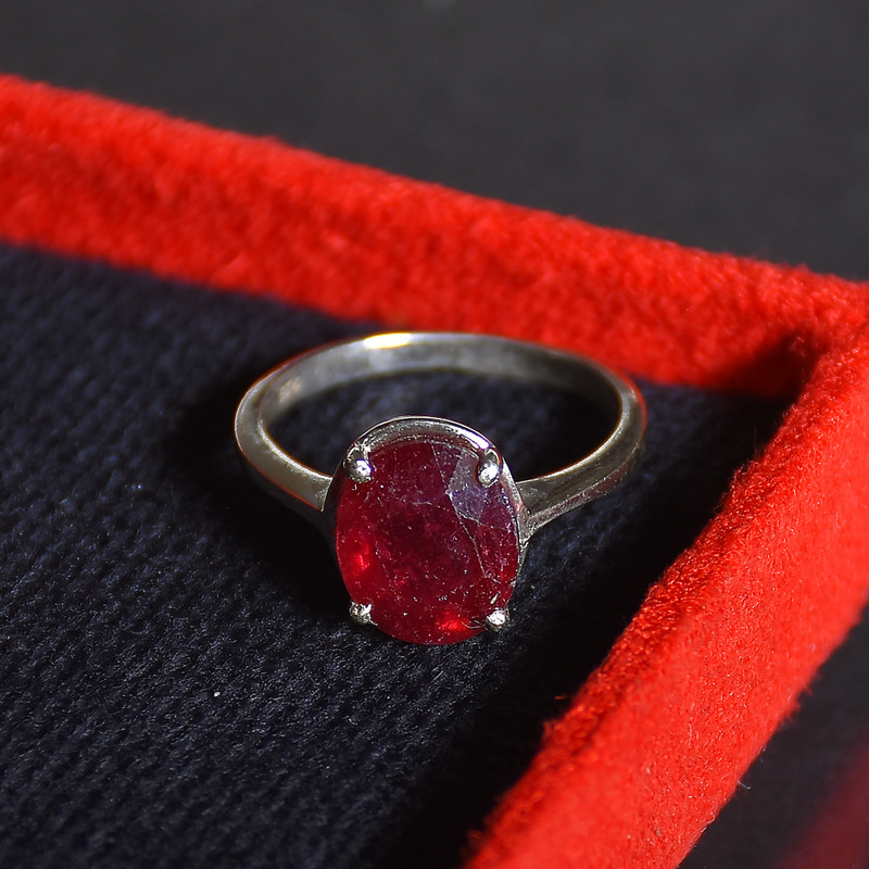 انگشتر نقره زنانه نقره جات لطفی مدل یاقوت کد ANZS02E01 انگشتر نقره زنانه نقره جات لطفی مدل یاقوت کد ANZS02E01