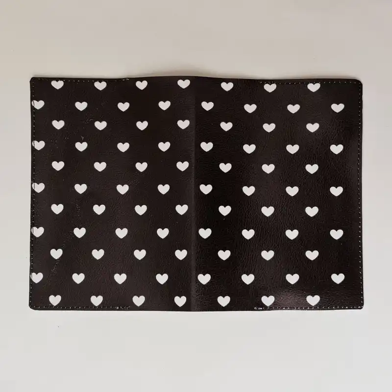 جلد شناسنامه طرح قلب مدل IDC180322