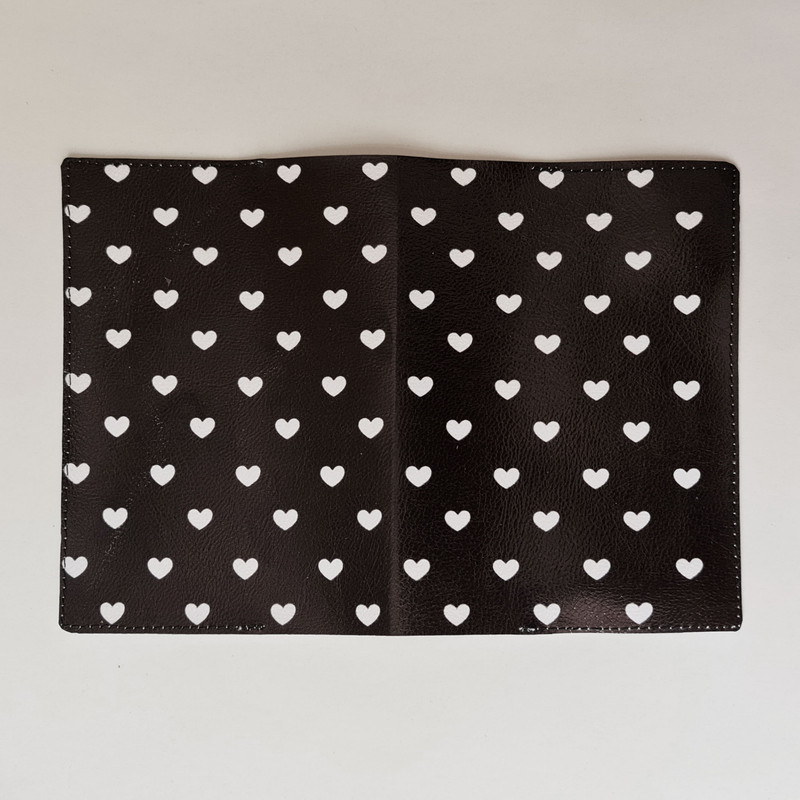 جلد شناسنامه طرح قلب مدل IDC180322