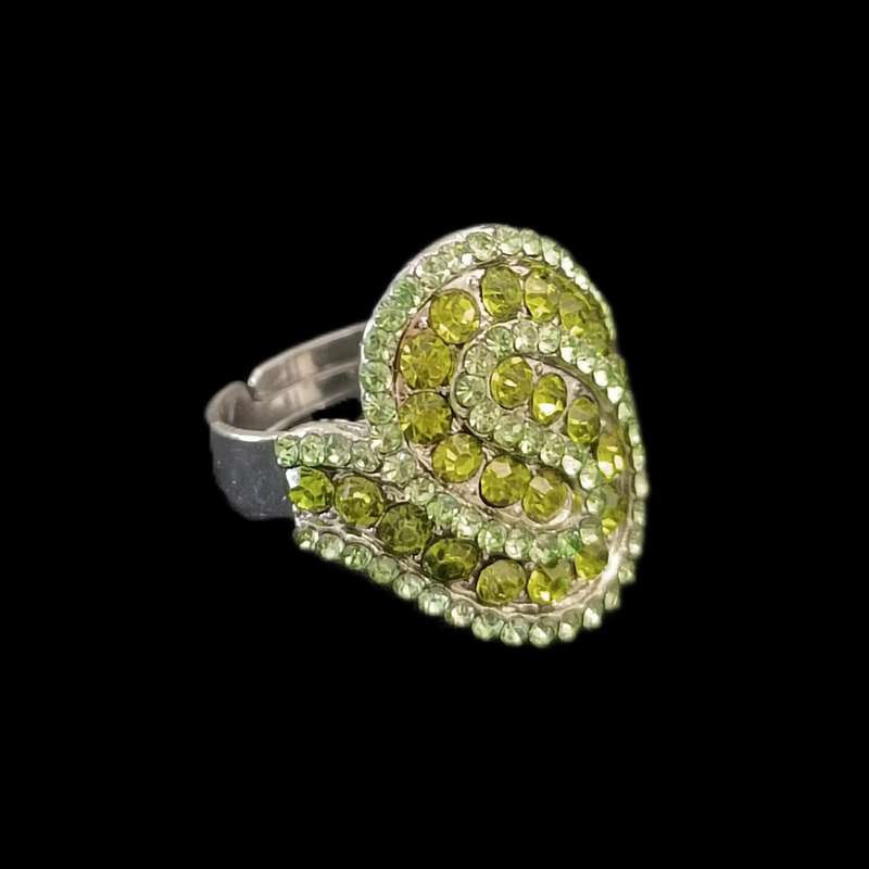 انگشتر زنانه مدل عروسکی نگین دار انگشتر زنانه مدل عروسکی نگین دار