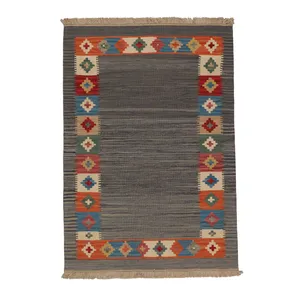 گلیم دستبافت یک و نیم متری مدل قشقایی کد 4040775 زمینه خاکستری