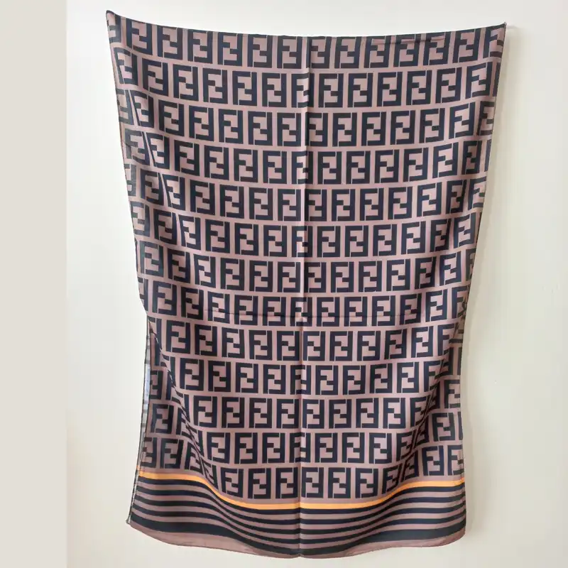 شال زنانه  مدل نخی حاشیه خط دار کد 52