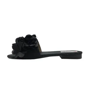 صندل زنانه مدل گلی کد JB1390