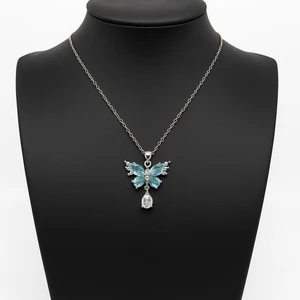گردنبند دخترانه مدل پروانه ای نگین دار