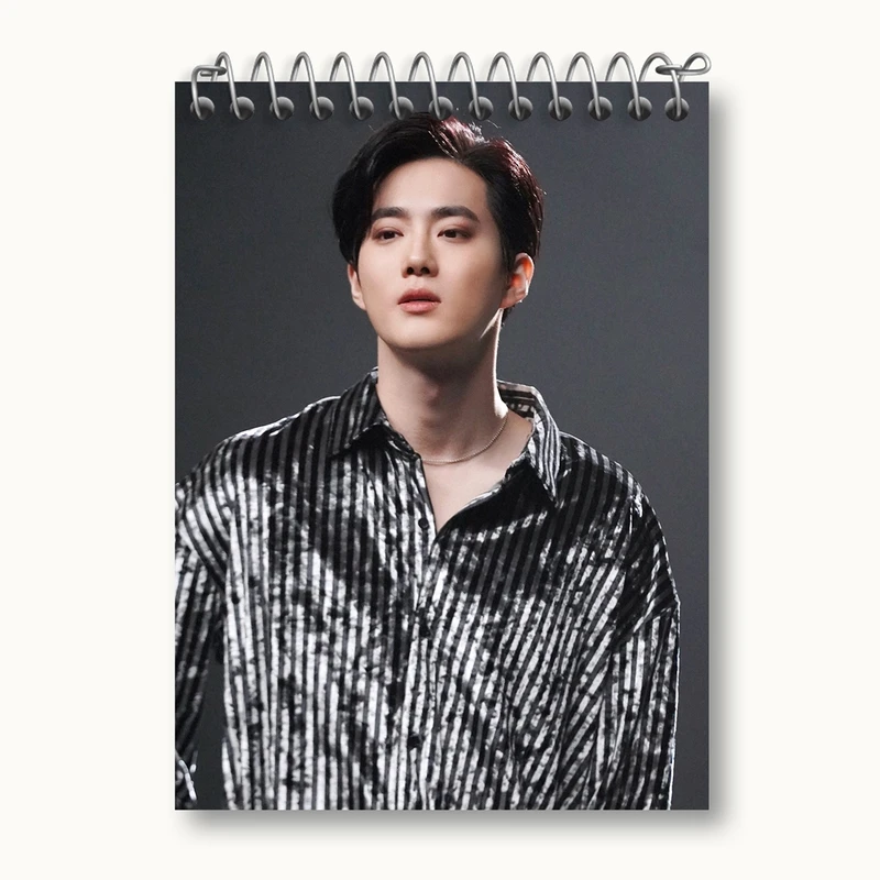 دفتر یادداشت 50 برگ خندالو مدل سوهو گروه اکسو EXO کد 13497