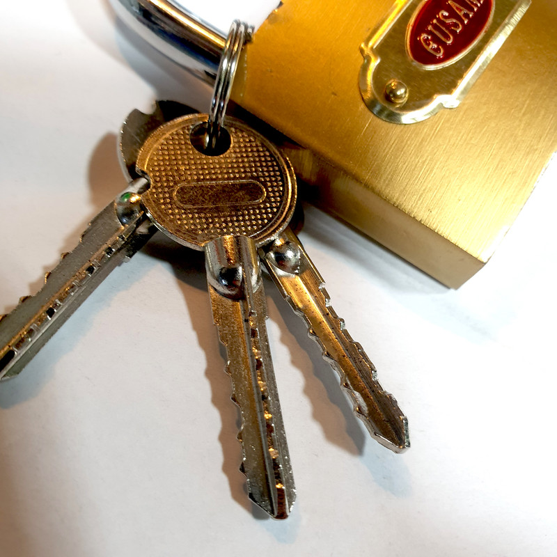 قفل آویز ایوسام مدل 50MM