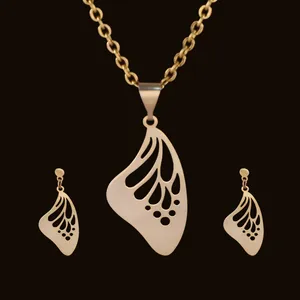 نیم ست طلا 18عیار زنانه آمانژ کد D9977