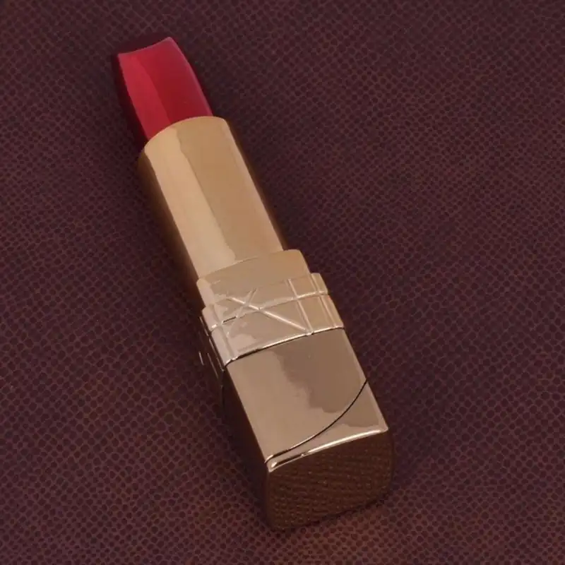 فندک مدل LIP STICK