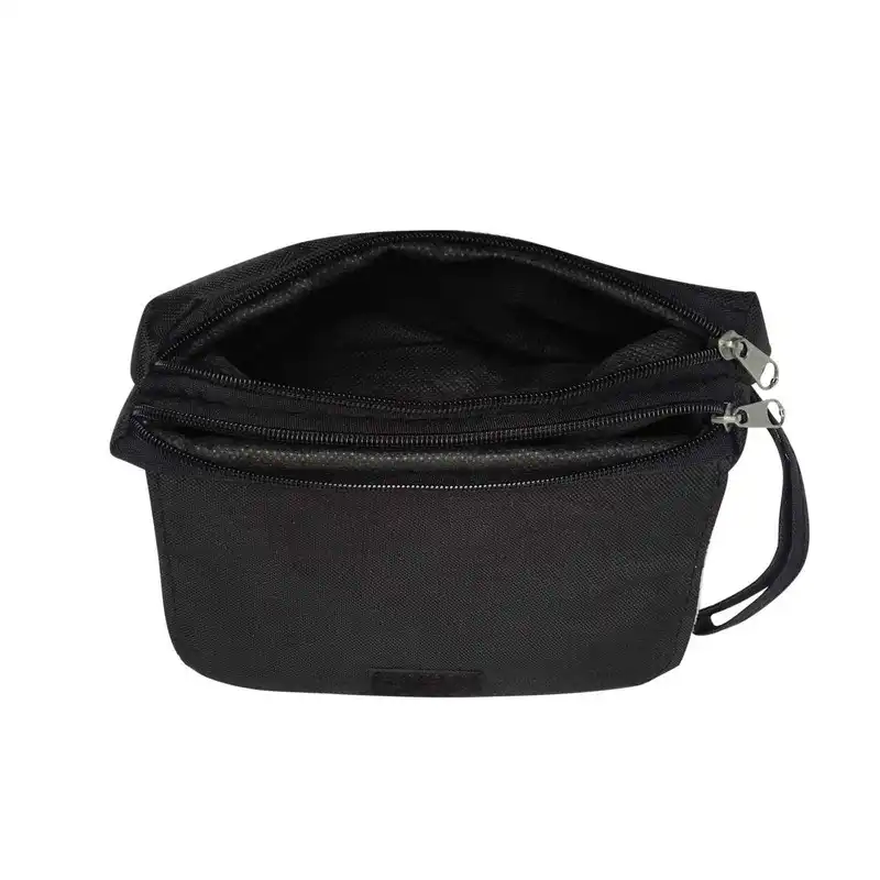 کوله پشتی طرح attack on titan کد A2 به همراه دفتر مشق و جامدادی و زیر لیوانی و جاکلیدی مجموعه 12 عددی