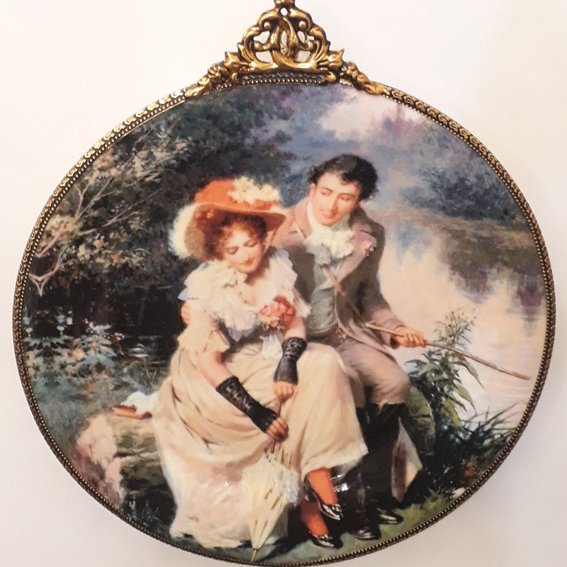 بشقاب دیوارکوب سفالی طرح فریم