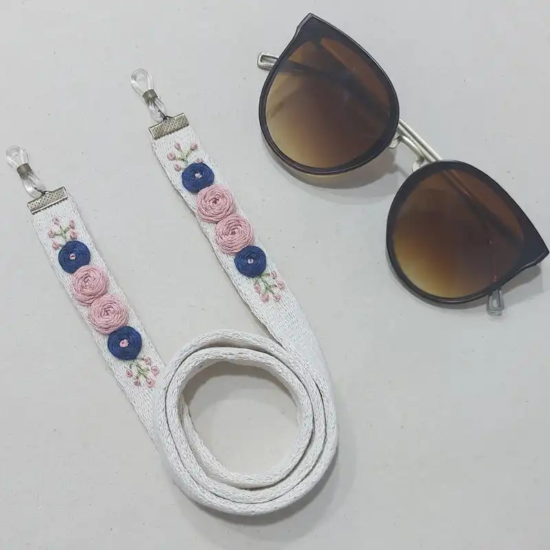 بند عینک مدل گلدوزی شده صبا