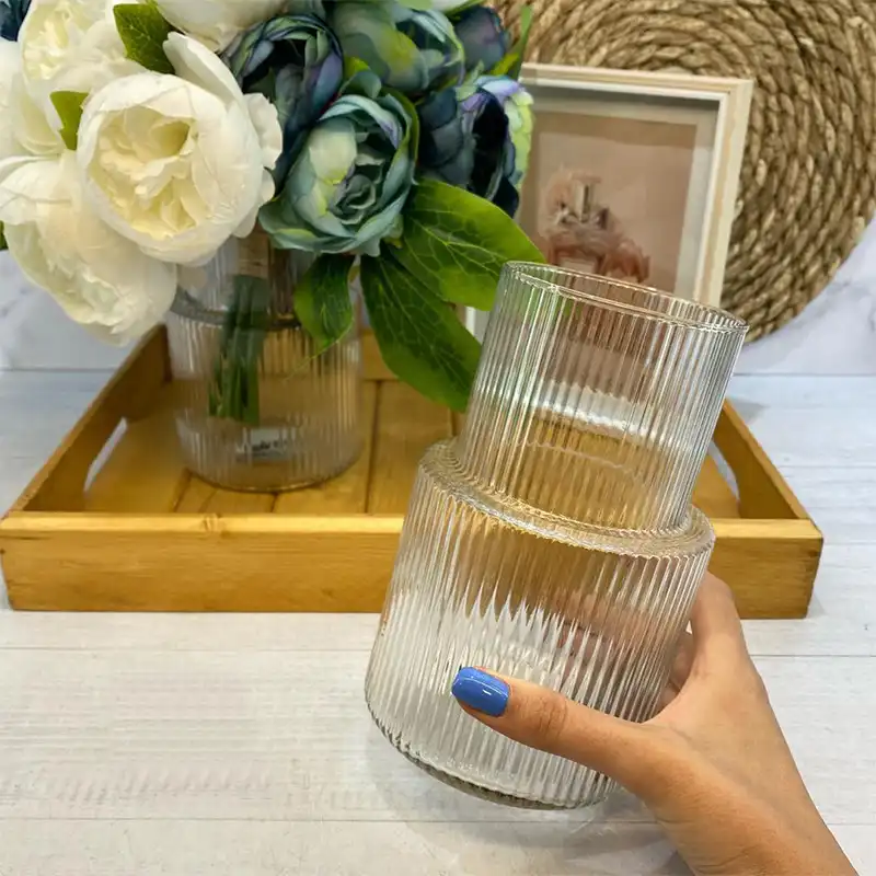 گلدان شیشه ای مدل دکوری کد 01