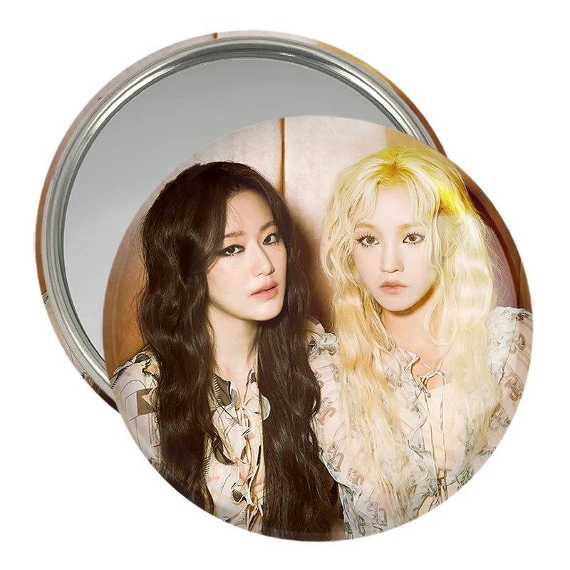 آینه جیبی خندالو مدل یوکی و شوهوآ جی آیدل GIdle  کد 19585