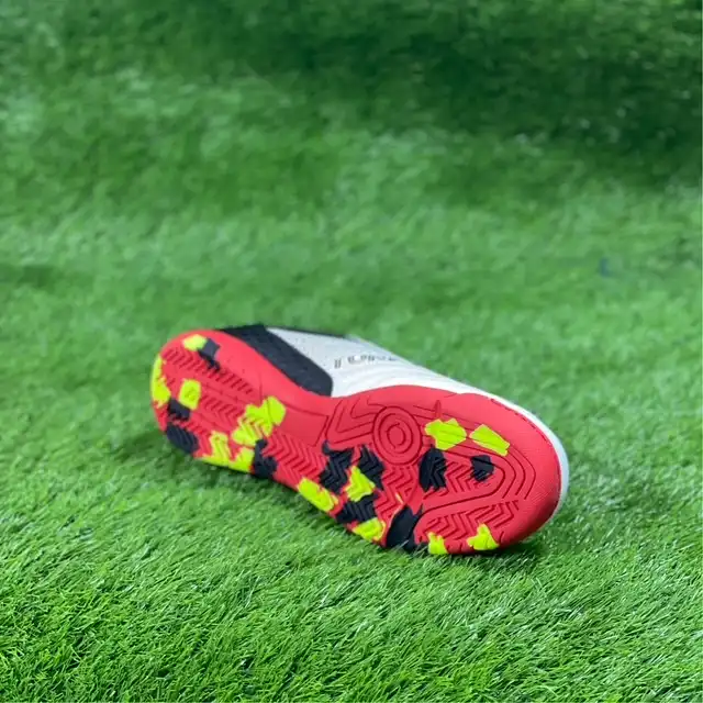 کفش فوتسال مردانه مدل سالنی tr2025-2