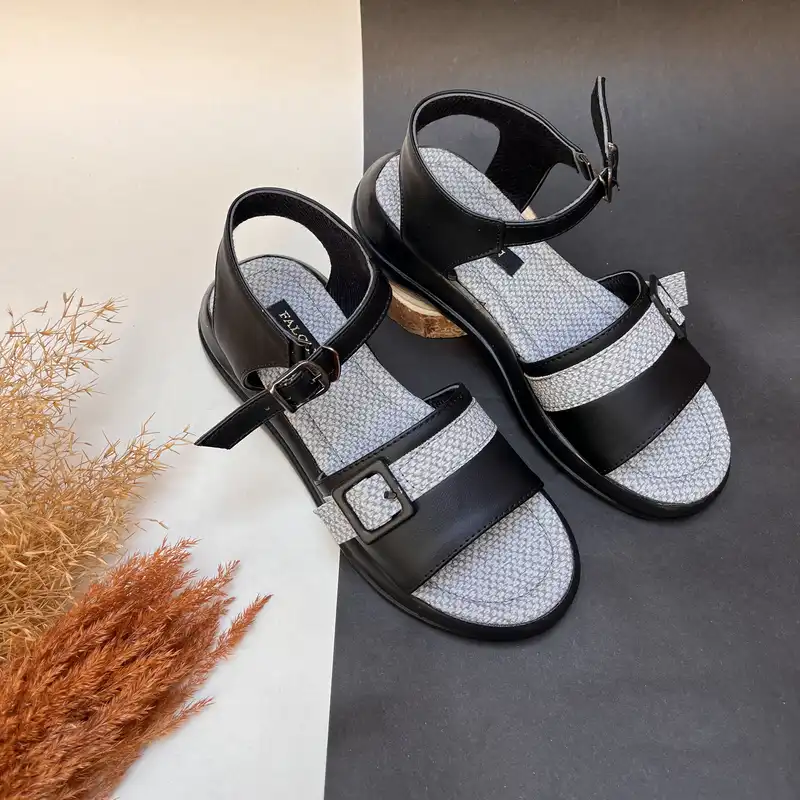 صندل زنانه مدل اوکیا