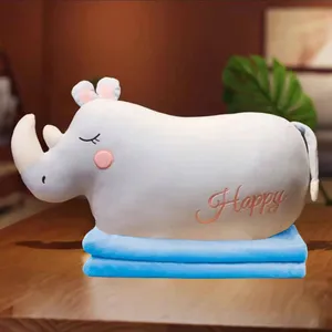 عروسک طرح کرگدن بالشتی مدل JI110 طول 60 سانتی‌متر به همراه پتو