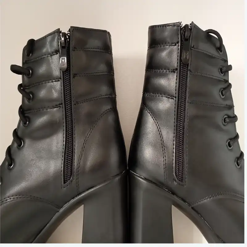 نیم بوت زنانه مدل A-879 رنگ مشکی