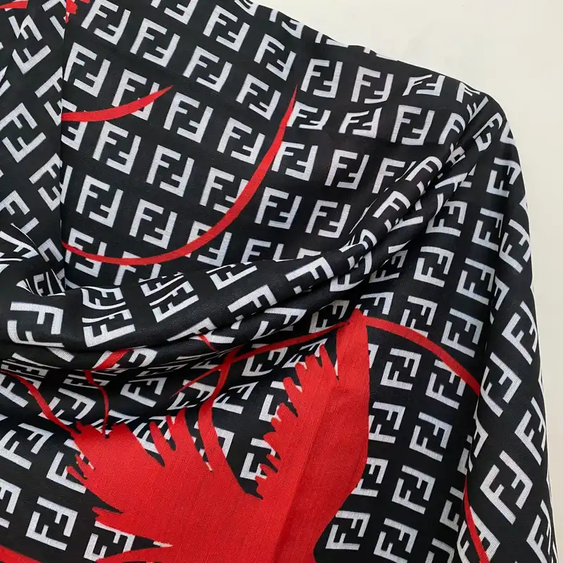 روسری زنانه مدل نخی چهارفصل قواره بزرگ کد 12821