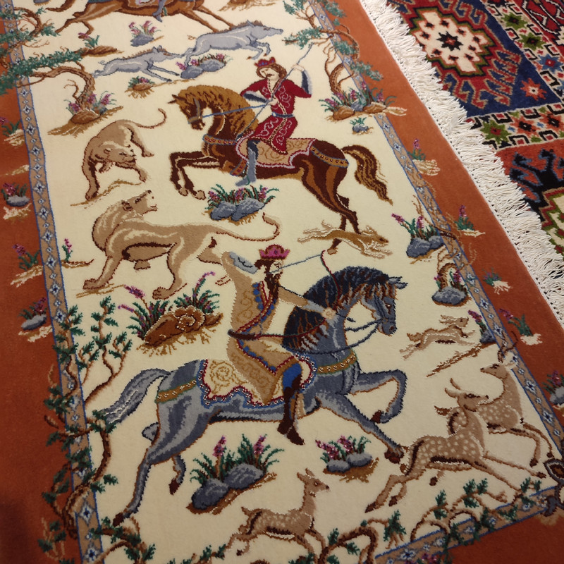 فرش دستبافت نیم متری طرح شکارگاه مدل MA