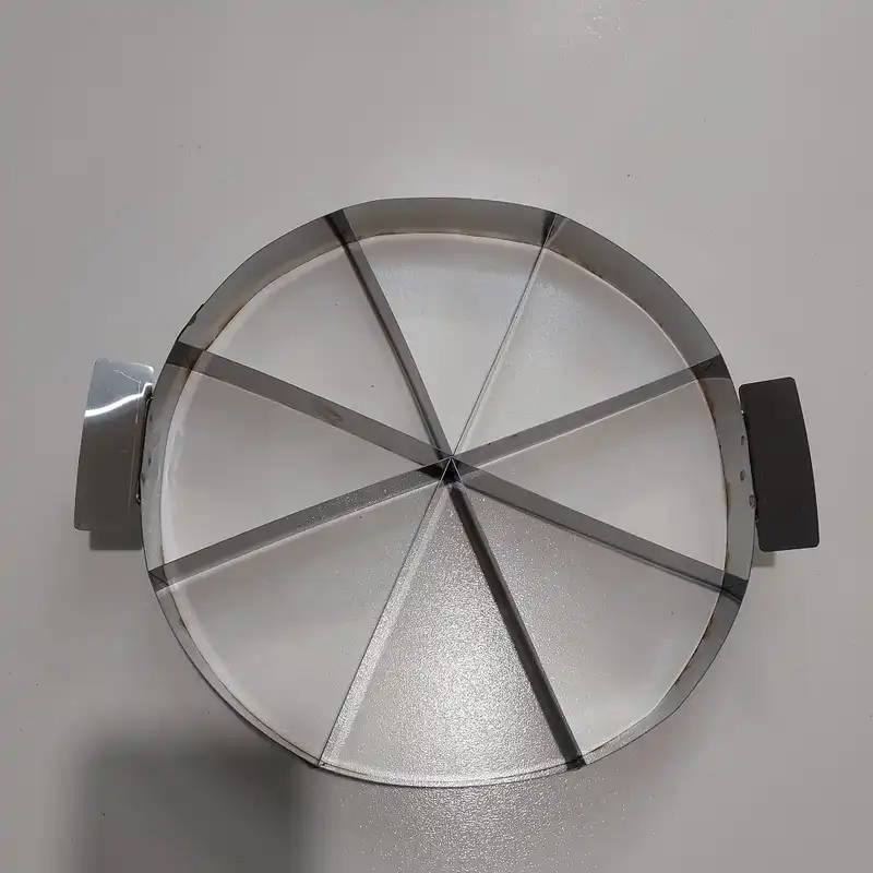 کاتر شیرینی پزی طرح مقسم کیک و پیتزا مدل pe821