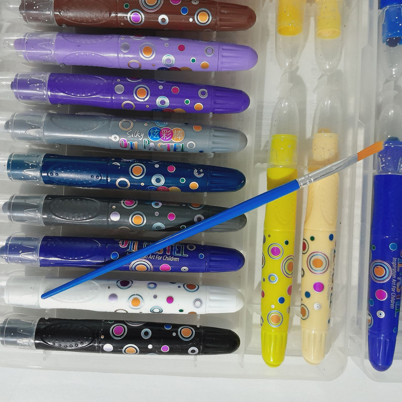 پاستل روغنی 36 رنگ مدل پیچی کد P2 به همراه قلم مو