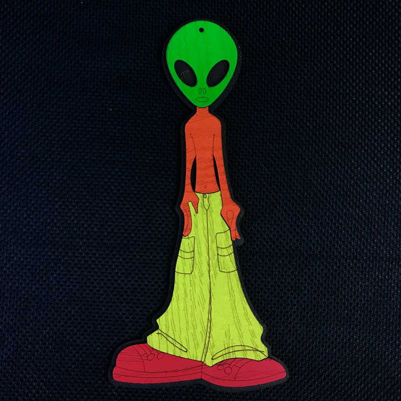 دیوارکوب زیروبم مدل بلک لایت طرح Alien 03 دیوارکوب زیروبم مدل بلک لایت طرح Alien 03