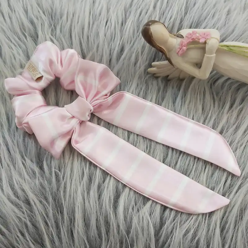 کش مو زنانه مدل اسکرانچی ساتن طرح پاپیونی کد satanV03Bow