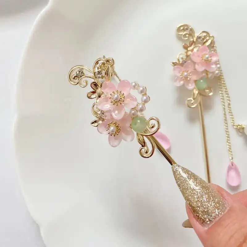 گیره مو زنانه مدل کانزاشی طرح گل تاج دار