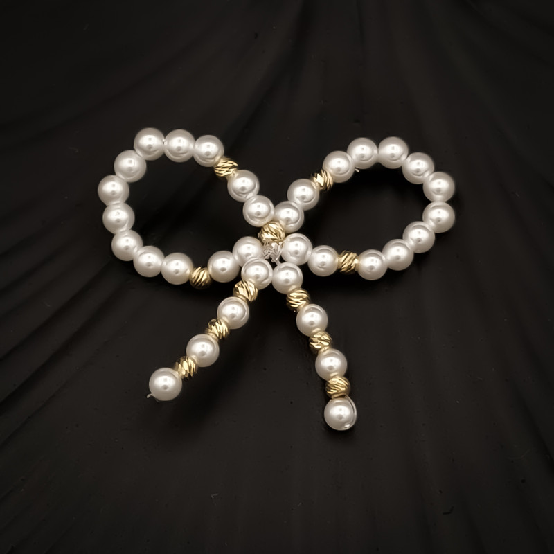 آویز گردنبند طلا 18 عیار زنانه ناریا طرح پاپیون