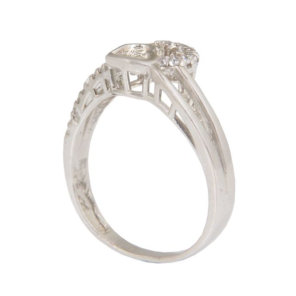 انگشتر نقره برلیان زنانه مدل آبکاری رادیوم قالب جواهری کد AWRH_2447