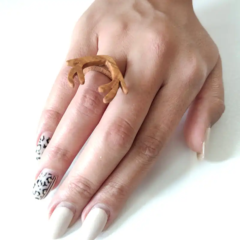 انگشتر مدل دست ساز چوبی شاخ گوزن کد 1008