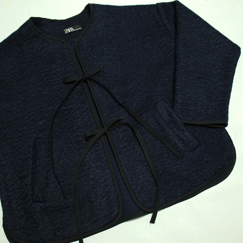 عکس شماره 4 : پالتو زنانه مدل فوتر پشمی جلو پاپیونی کد 10270