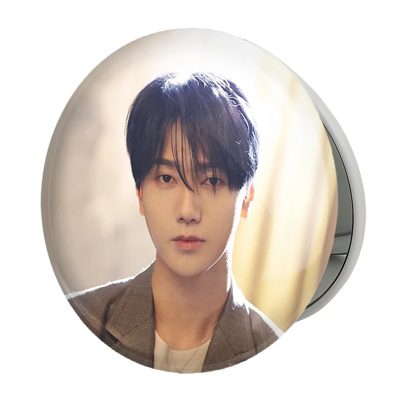 آینه جیبی خندالو طرح یسونگ گروه سوپر جونیور Super Junior مدل تاشو کد 21474 