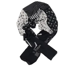 شال زنانه لویی ویتون مدل مجلسی توپی راه راه