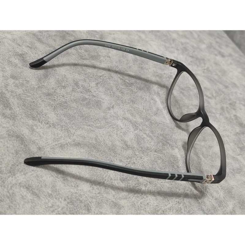 عکس شماره 10 : فریم عینک طبی بچگانه مدل ویفرر کائوچو تیار tr کد 0256