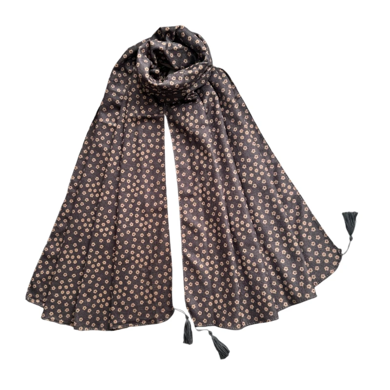 شال زنانه مدل موهر مخمل شکوفه گل ریز پاییزی سبک منگوله دار 