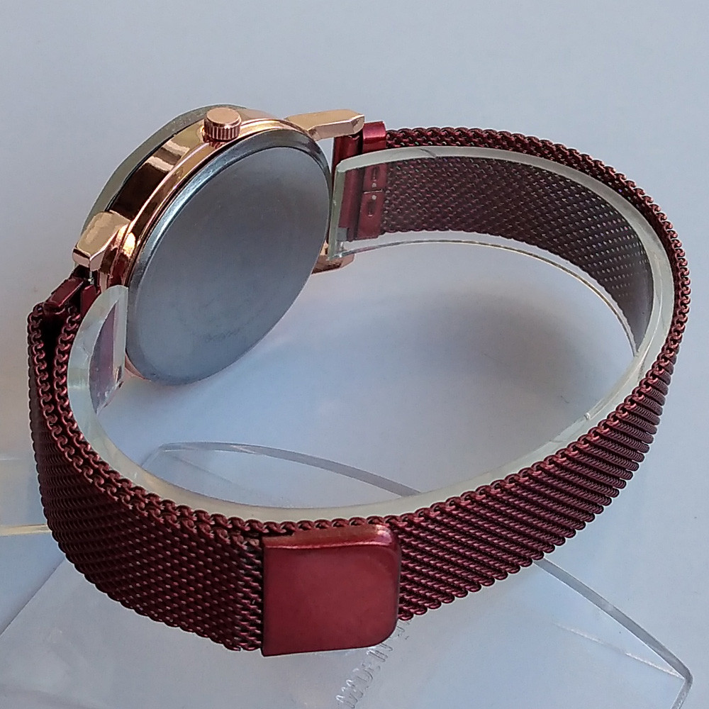 ساعت مچی عقربه ای دخترانه مدل مگنتی بیضی کد 712