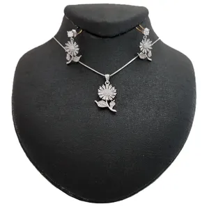 نیم ست نقره طرح گل زندگی کد ER4568